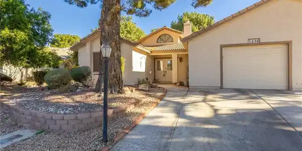 5236 Las Cruces Drive