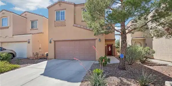 8723 Evan Lilas Street