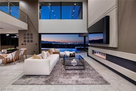 810 Dragons Eye Drive