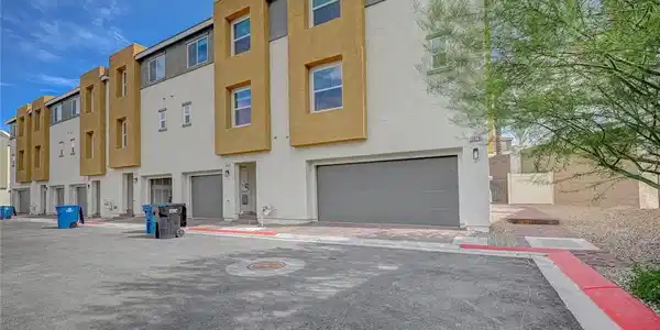 10079 Dazzling Sunrays Avenue