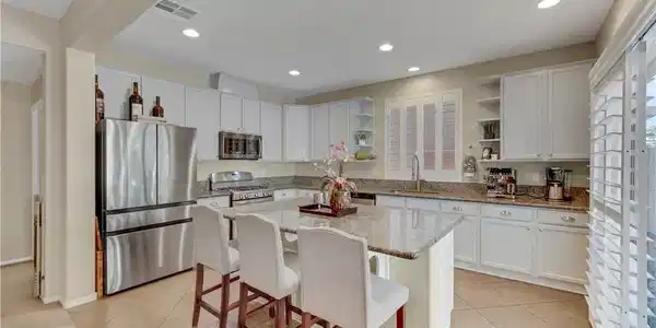 Image 3: Clean and modern island kitchen. Perfect for parti