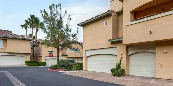 1616 Cardinal Bluff Drive