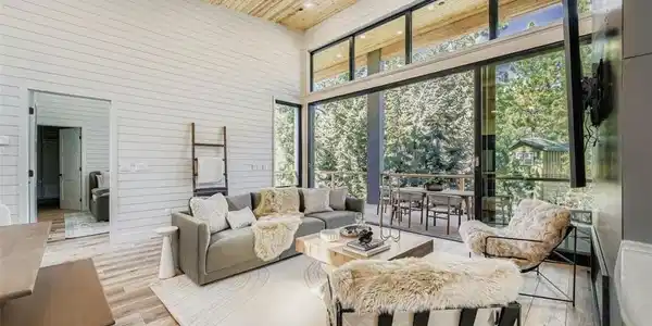 Image 4: Sustainability meets luxury in Mt. Charleston's FI