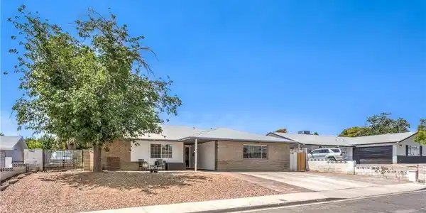4443 El Cebra Way