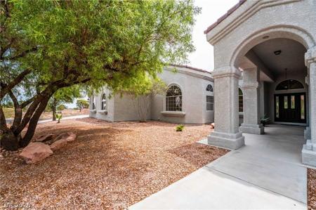 6315 N Grand Canyon Drive