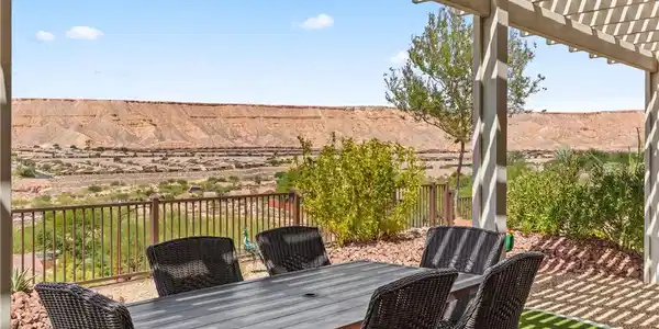 1221 Tortoise Ridge