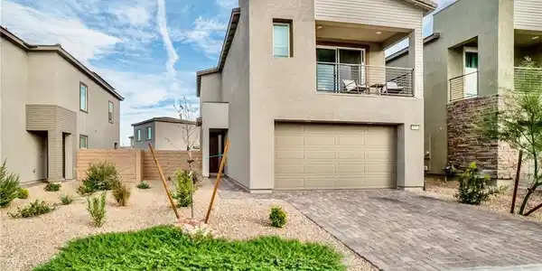 8830 Roadrunner Ravine Street