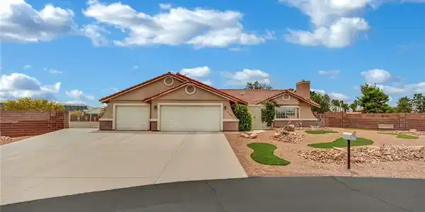 Image 2: Mediterranean / Spanish-style house