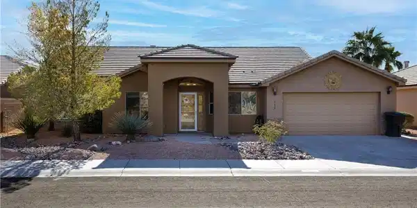 460 Cholla Way