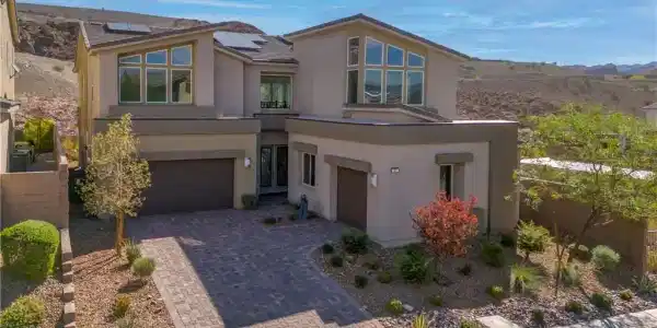 8 Hilltop Crest Street
