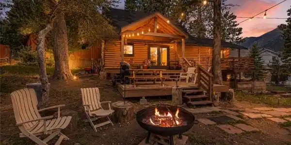 Image 2: Nestled in Mt. Charleston on a fully usable .23-ac