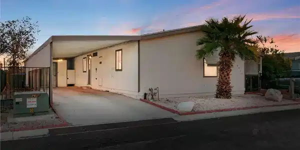 1711 Esquina Street