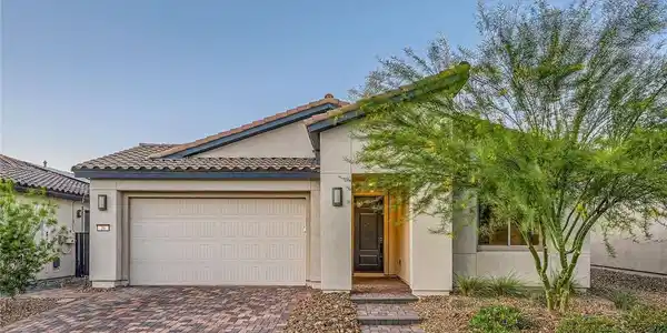 26 Sun Mirage Avenue