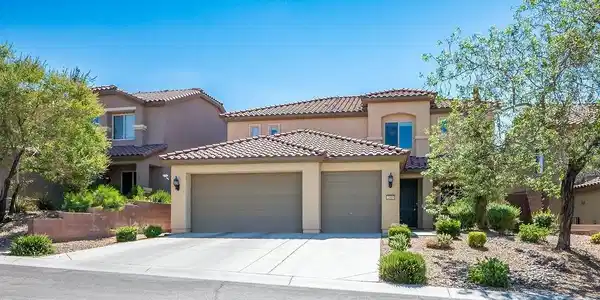 2589 Chateau Clermont Street
