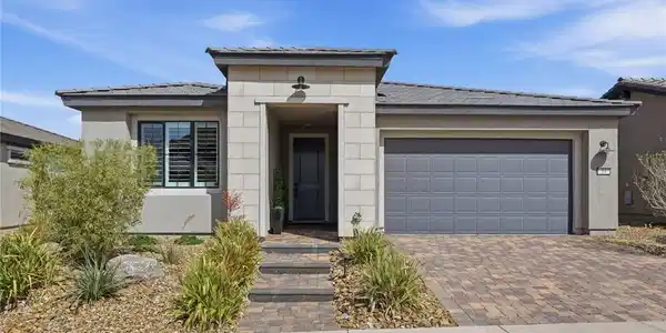 14 Sun Mirage Avenue
