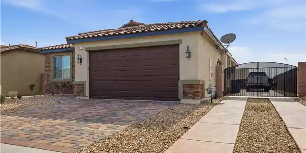 2061 Hunt Woods Court