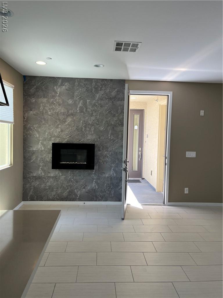 Image 4: Dining area off the kitchen