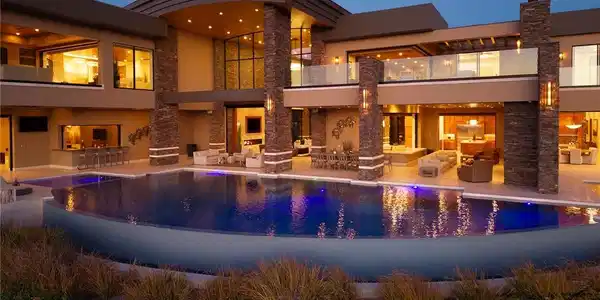 Image 4: Dramatic stone pillars frame an incredible outdoor