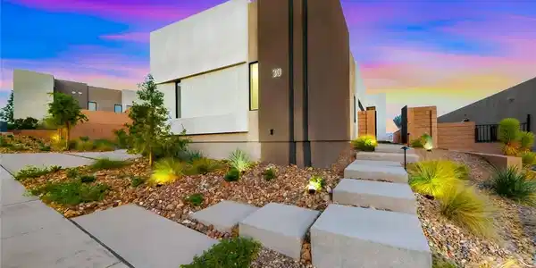 Image 4: Striking contemporary architecture defines this mo