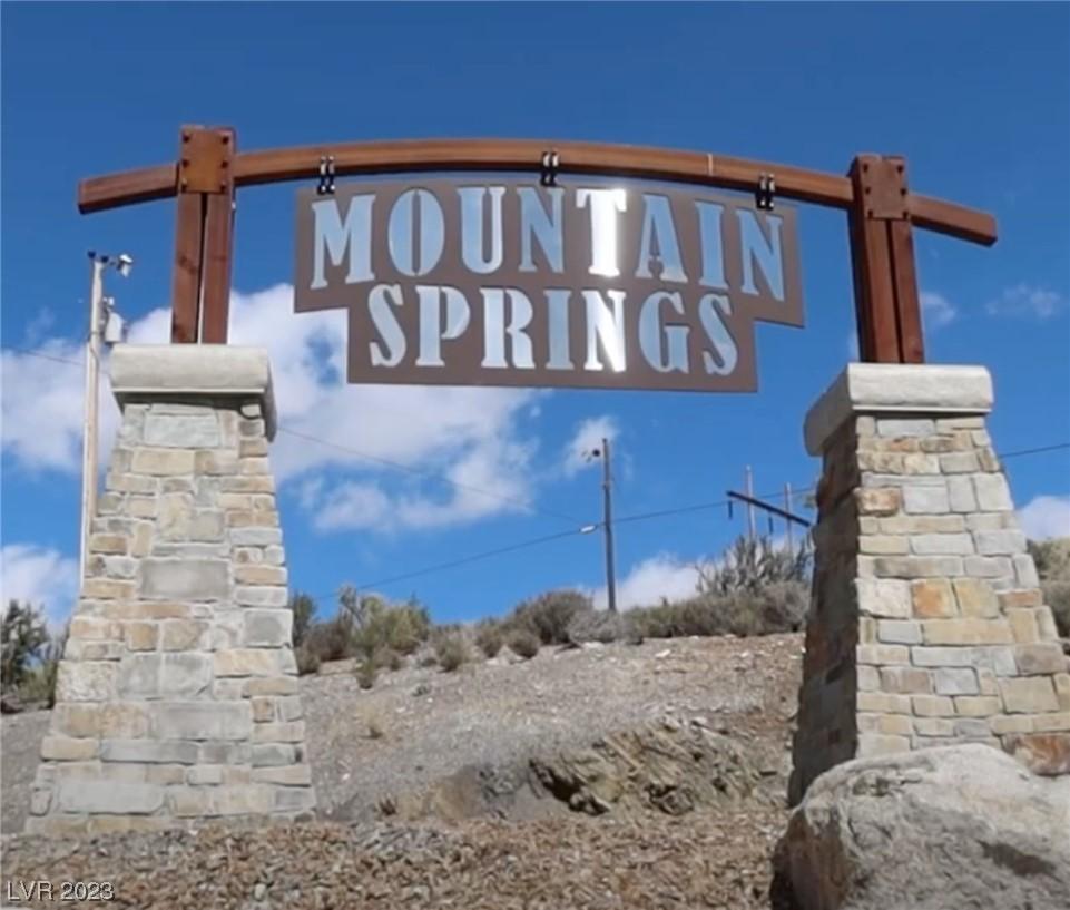 Image 3: Mountain Springs is located in the Spring Mountain