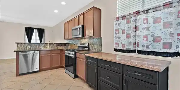 4038 Sparrow Rock Street
