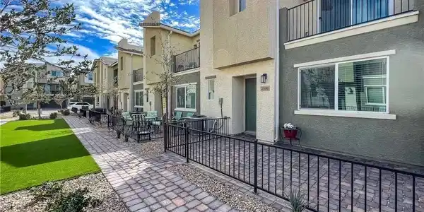 2598 Mocha Pearl Court