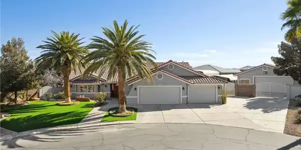5625 W Agate Avenue