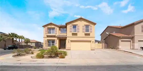 824 Bussora Rose Drive