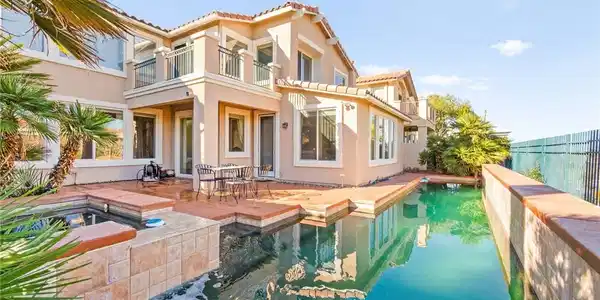 2900 Carmelo Drive