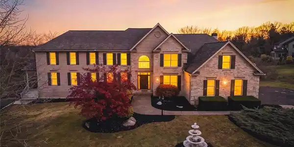 2243 Oakwood Court
