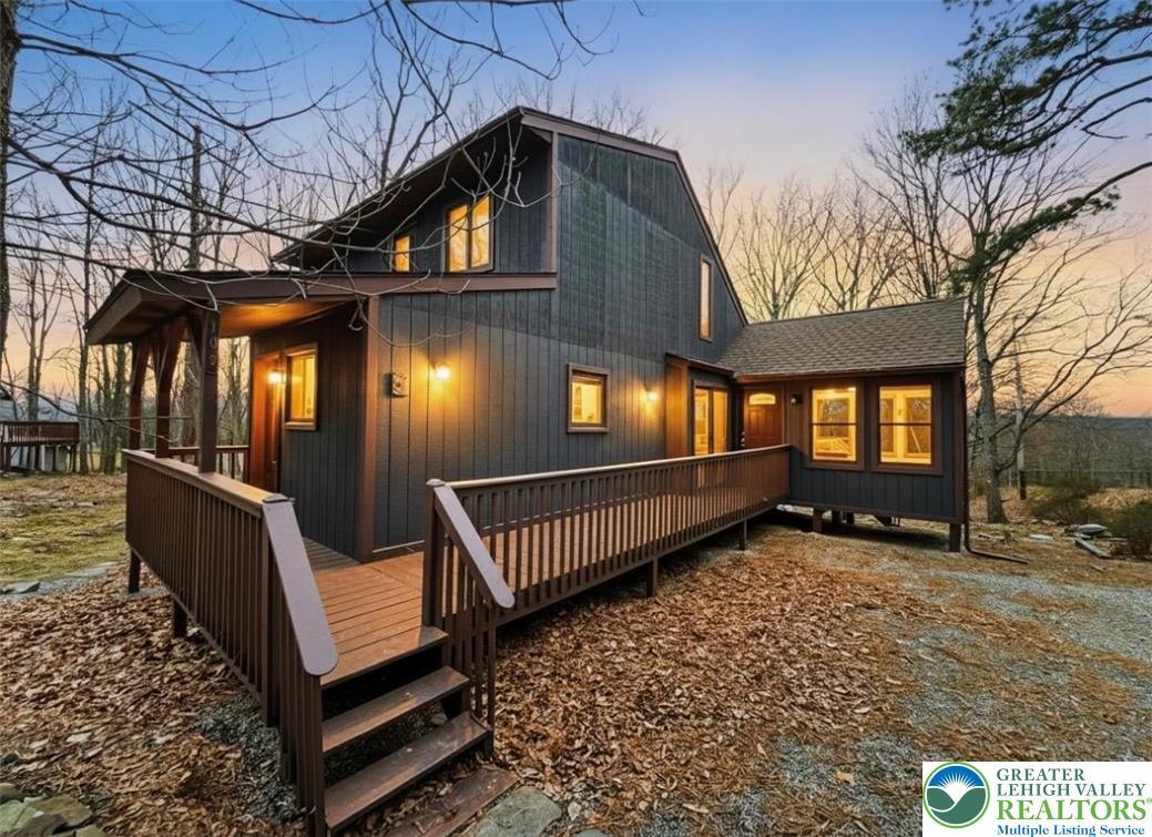 Image 1: 103 Ashley Ct, Bushkill, PA