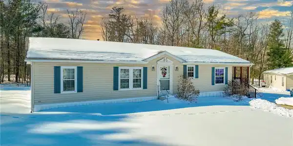 25 Sam Brooke Circle