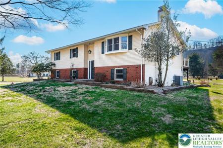 1 Cross Creek Lane