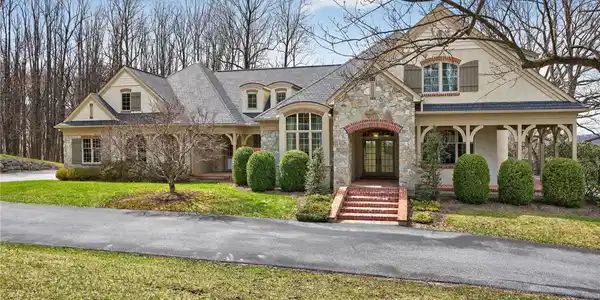 1512 Bette Lane