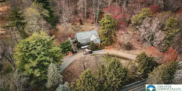 1641 Hemlock Drive