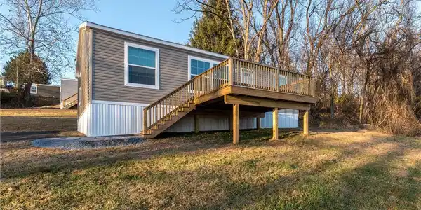 465 Royal Manor Road