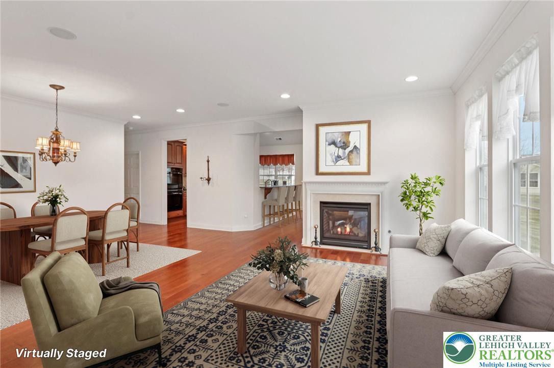 Image 4: Virtually staged Combo DR and LR