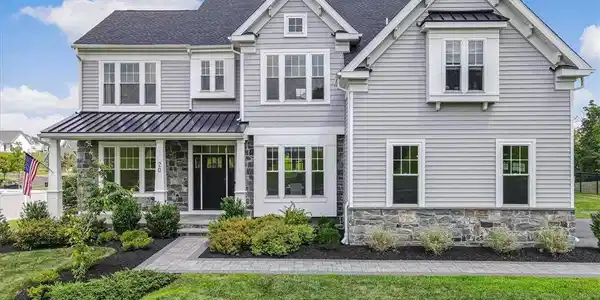 20 Ava Way