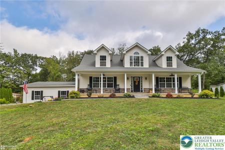 4390 Woodland Circle