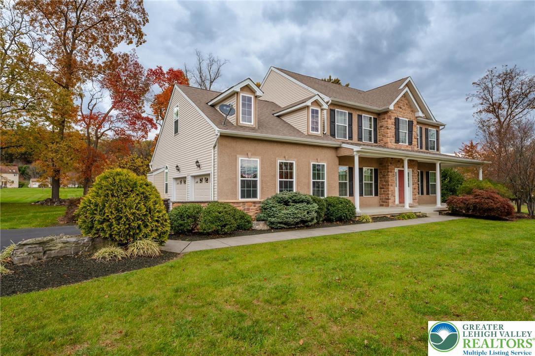 Image 3: Professional landscaping