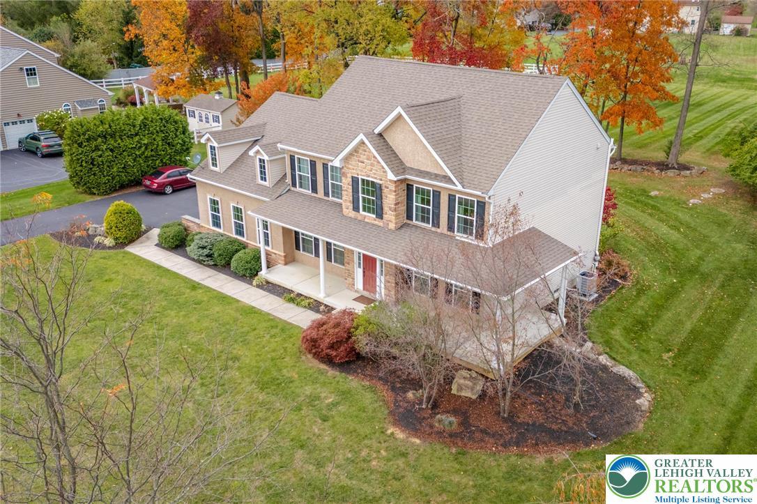 Image 4: Wrap around porch