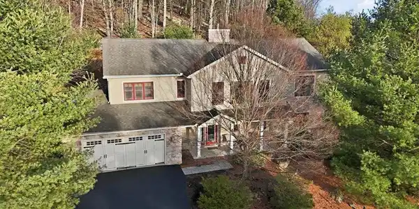 6 Fieldstone Court