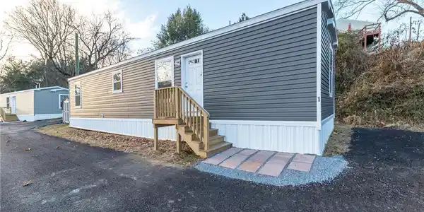 465 Royal Manor Road