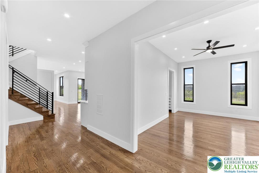 Image 4: As you walk in with Dining to right and open conce