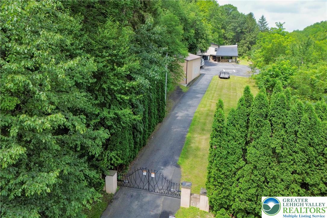 Image 4: Private, Electric Gated Access