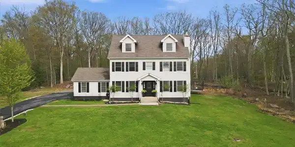13 Eastridge Lane