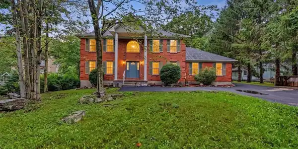 564 Cayuga Drive