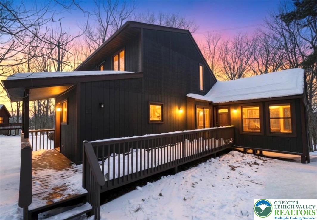 Image 1: 103 Ashley Ct, Bushkill