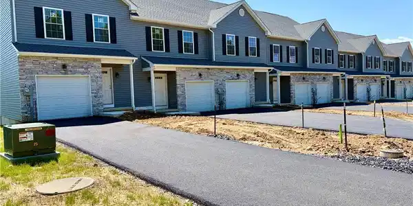 Image 2: Beautiful well constructed townhomes