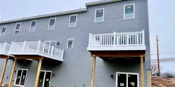 Image 3: Beautiful well constructed townhomes,